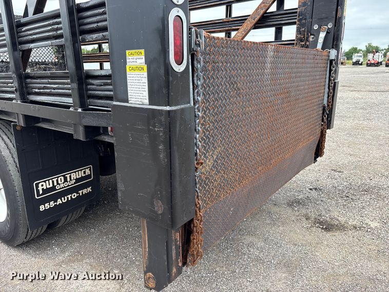 image for item EG9201 2012 Ford F650 Super Duty flatbed truck