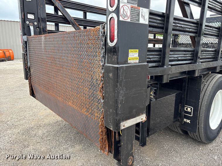 image for item EG9201 2012 Ford F650 Super Duty flatbed truck