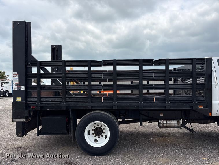 image for item EG9201 2012 Ford F650 Super Duty flatbed truck