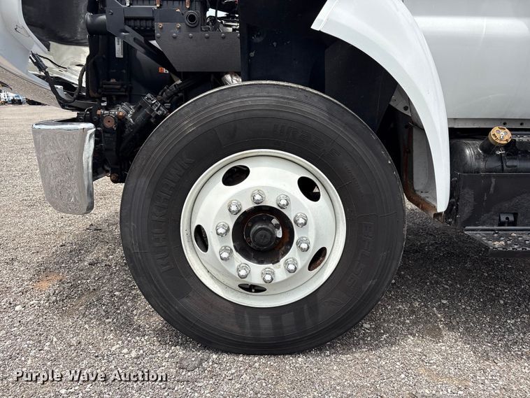 image for item EG9201 2012 Ford F650 Super Duty flatbed truck
