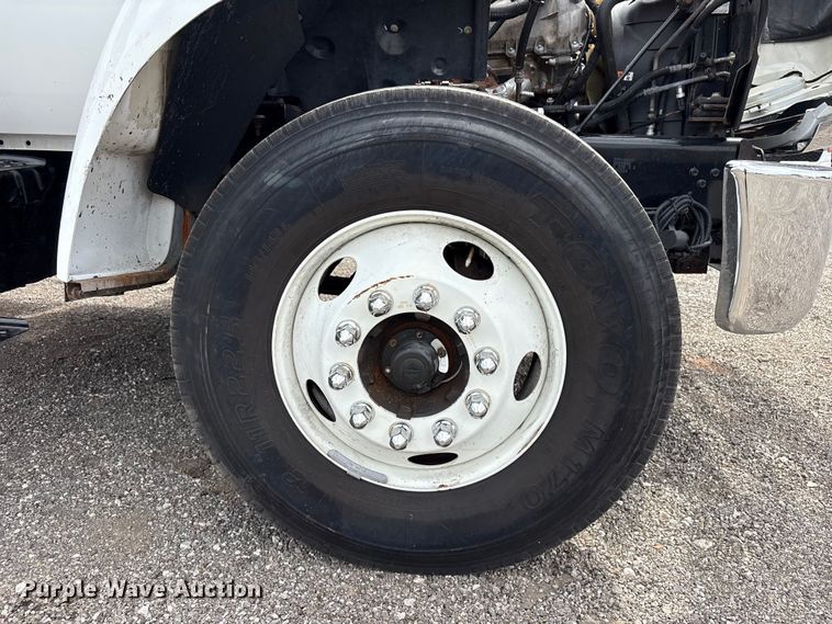 image for item EG9201 2012 Ford F650 Super Duty flatbed truck