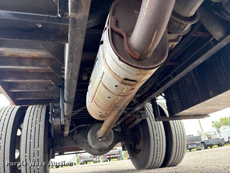 image for item EG9201 2012 Ford F650 Super Duty flatbed truck