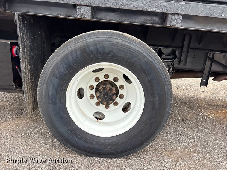 image for item EG9201 2012 Ford F650 Super Duty flatbed truck