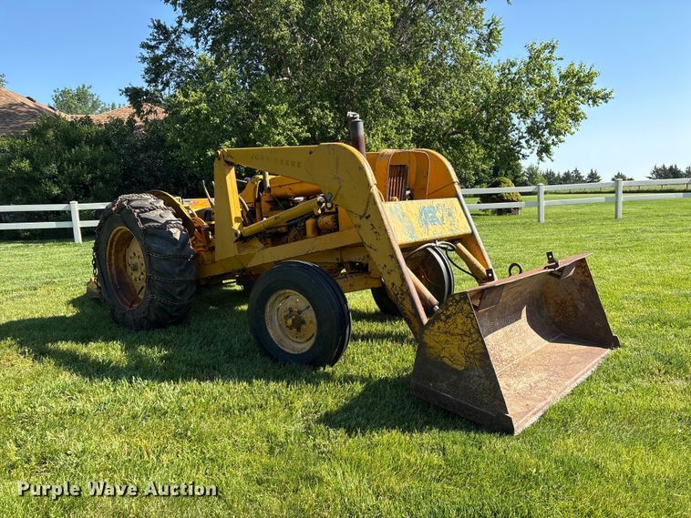 image for item EI5844 John Deere 1010 tractor