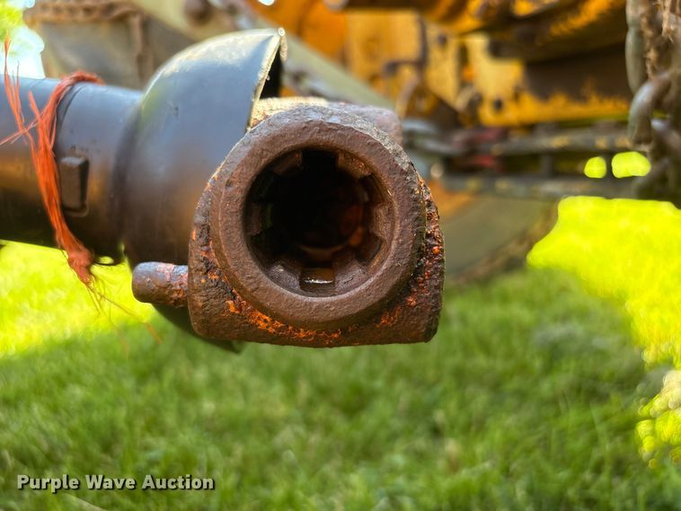 image for item EI5844 John Deere 1010 tractor
