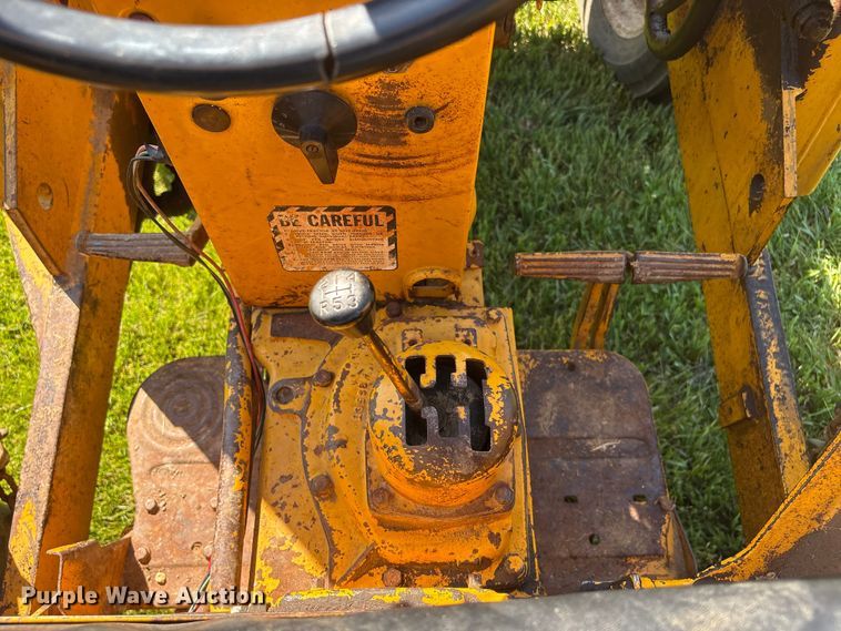 image for item EI5844 John Deere 1010 tractor