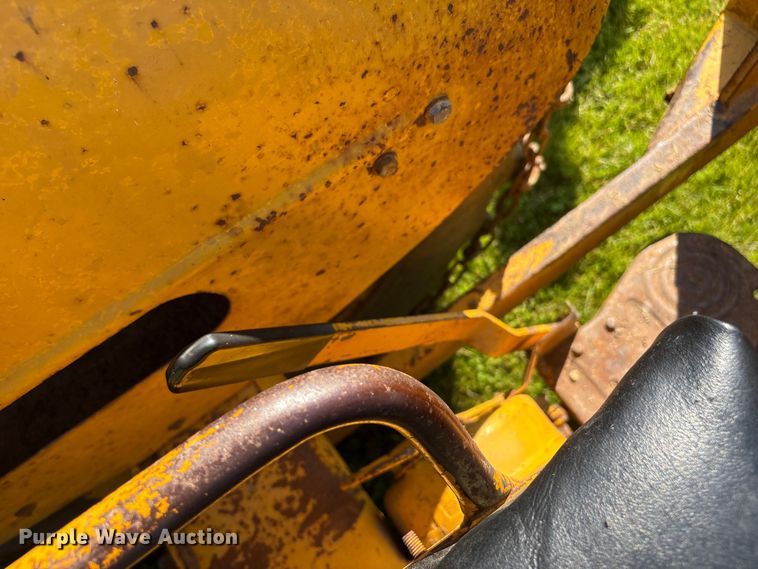 image for item EI5844 John Deere 1010 tractor