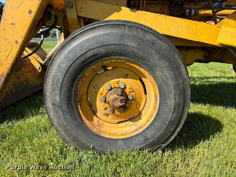 image for item EI5844 John Deere 1010 tractor