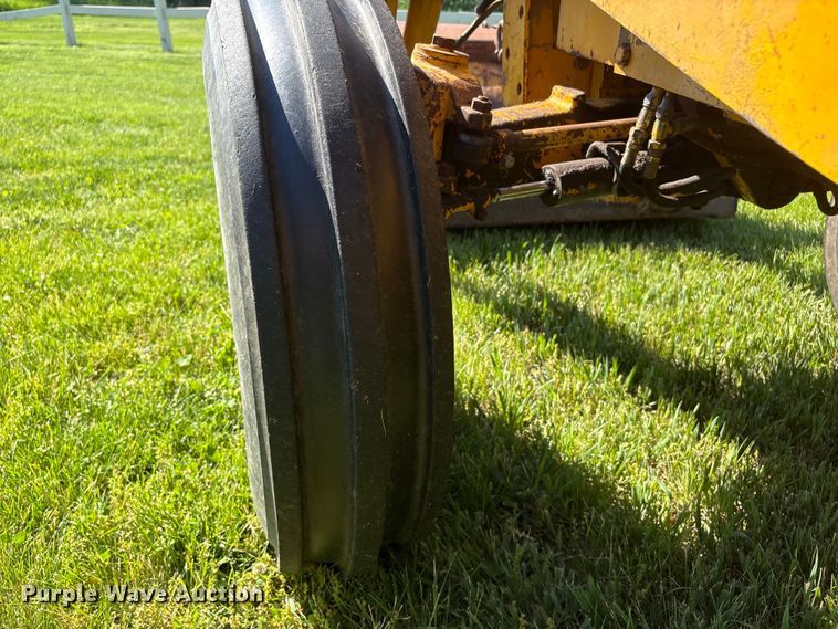 image for item EI5844 John Deere 1010 tractor