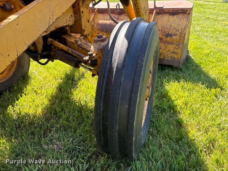 image for item EI5844 John Deere 1010 tractor