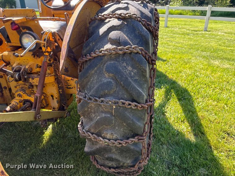 image for item EI5844 John Deere 1010 tractor