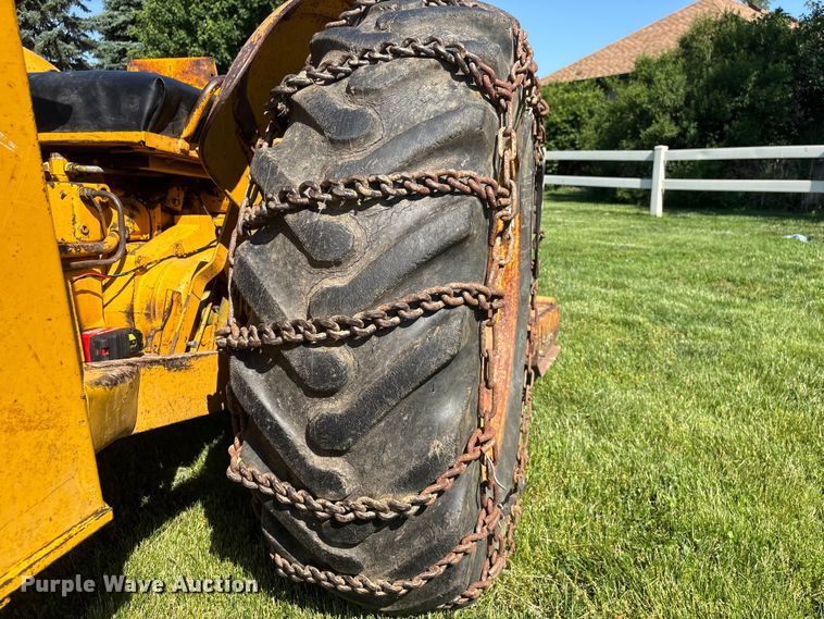 image for item EI5844 John Deere 1010 tractor