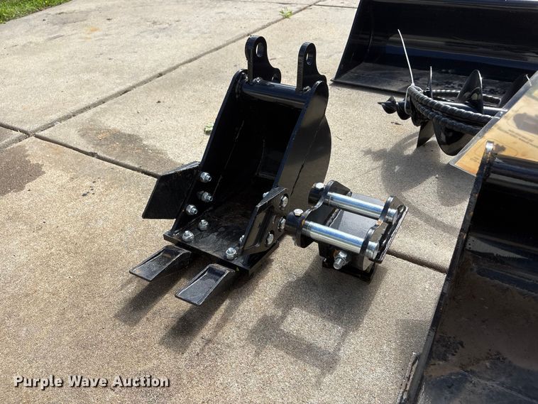 image for item EI5890 2026 AGT 12EX-ATA mini excavator attachments