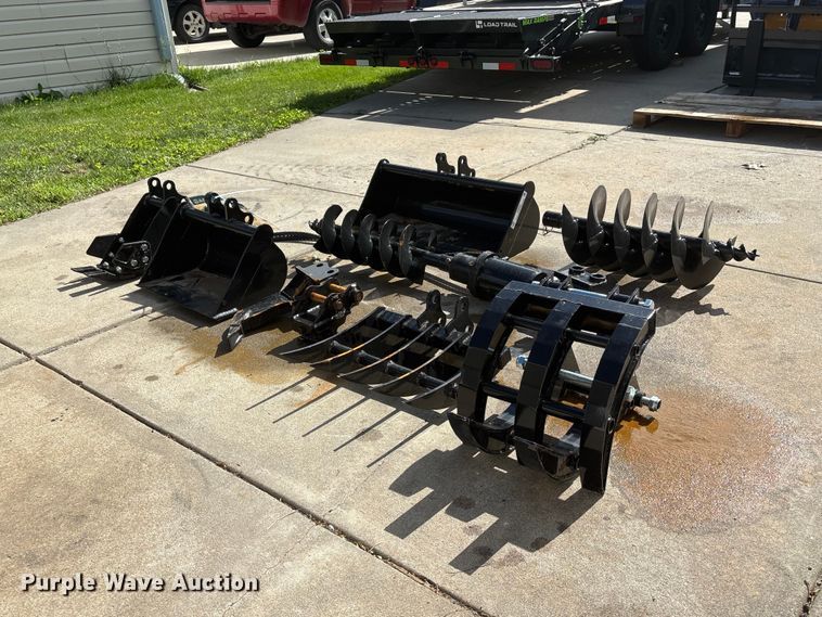 image for item EI5892 2026 AGT 12EX-ATA Mini excavator attachments