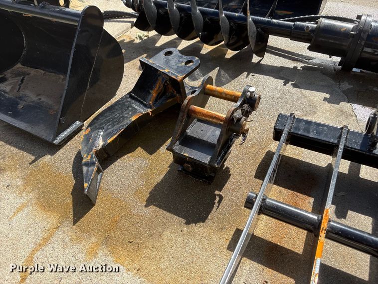 image for item EI5892 2026 AGT 12EX-ATA Mini excavator attachments