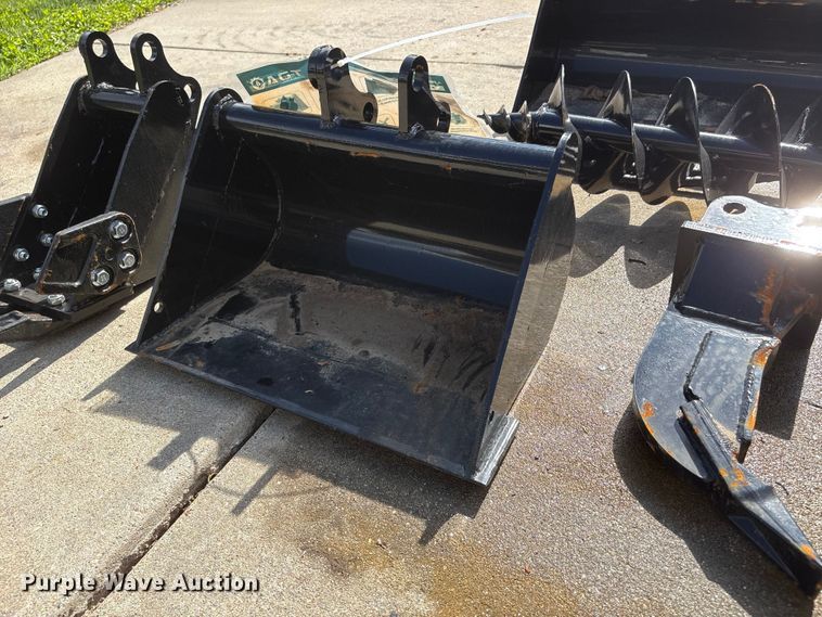 image for item EI5892 2026 AGT 12EX-ATA Mini excavator attachments