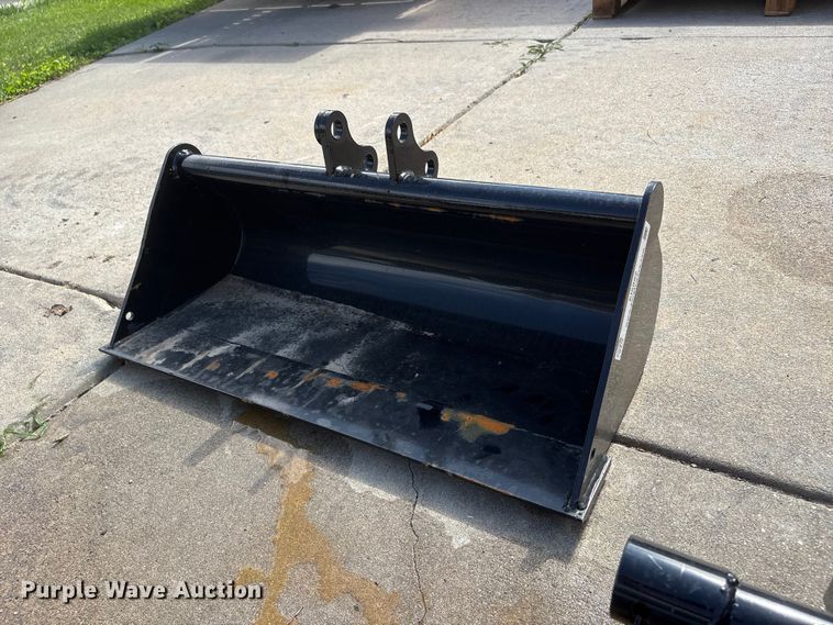 image for item EI5892 2026 AGT 12EX-ATA Mini excavator attachments