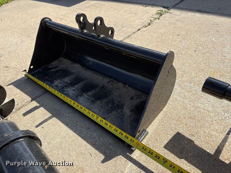image for item EI5893 2026 AGT 12EX-ATA mini excavator attachments