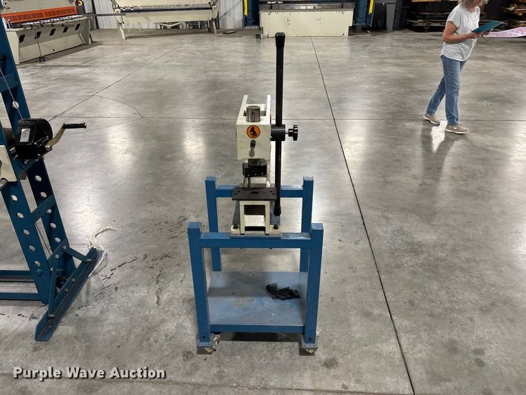 image for item EM5101 2018 Baileigh BP-3 press