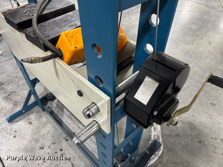 image for item EM5102 2019 Baileigh 75T press