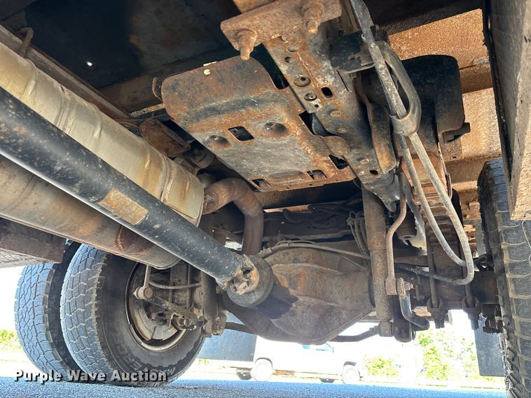 image for item EM5122 2018 Ford F350 Super Duty Ext. Cab flatbed truck