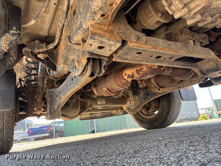image for item EM5122 2018 Ford F350 Super Duty Ext. Cab flatbed truck