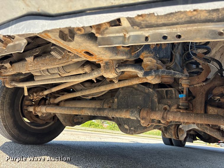 image for item EM5122 2018 Ford F350 Super Duty Ext. Cab flatbed truck