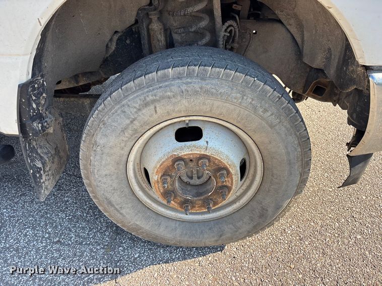 image for item EM5122 2018 Ford F350 Super Duty Ext. Cab flatbed truck