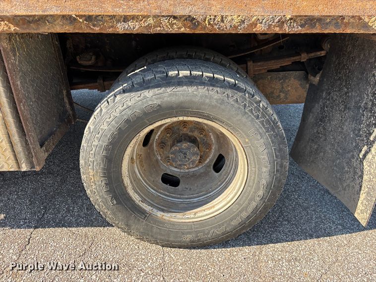 image for item EM5122 2018 Ford F350 Super Duty Ext. Cab flatbed truck