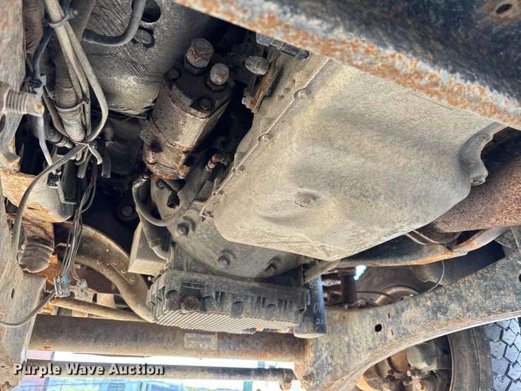 image for item EM5123 2011 Ford F550 Ext. Cab flatbed truck