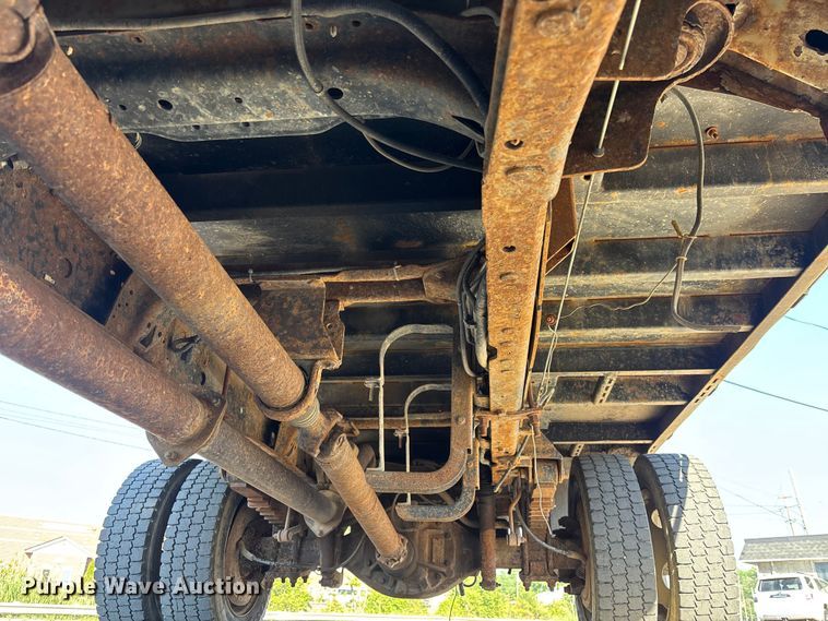 image for item EM5123 2011 Ford F550 Ext. Cab flatbed truck