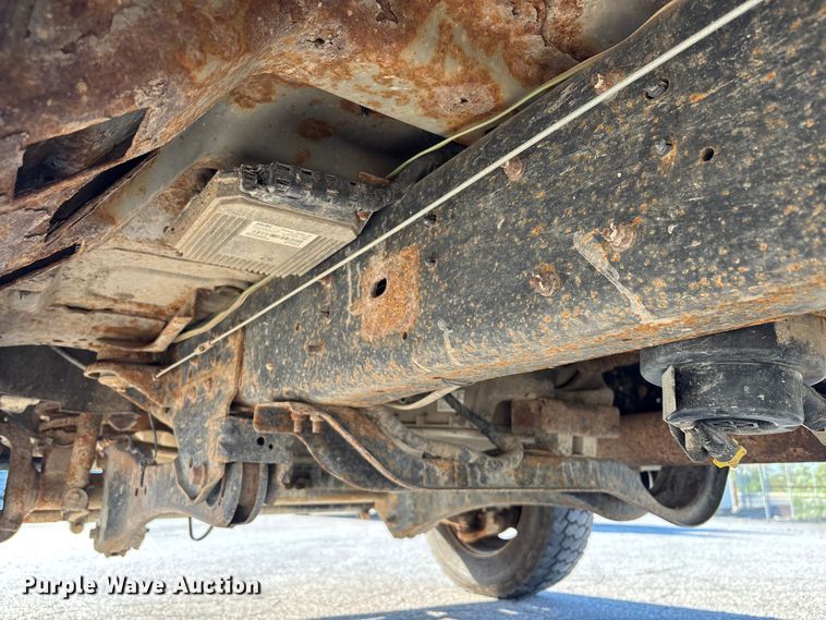 image for item EM5123 2011 Ford F550 Ext. Cab flatbed truck