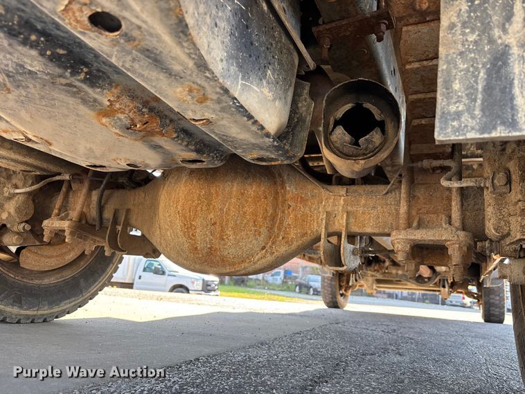 image for item EM5123 2011 Ford F550 Ext. Cab flatbed truck