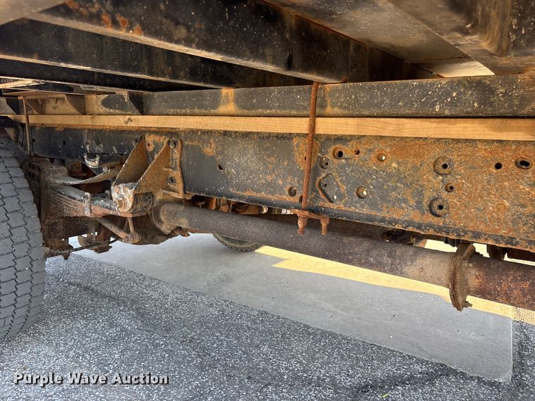 image for item EM5123 2011 Ford F550 Ext. Cab flatbed truck