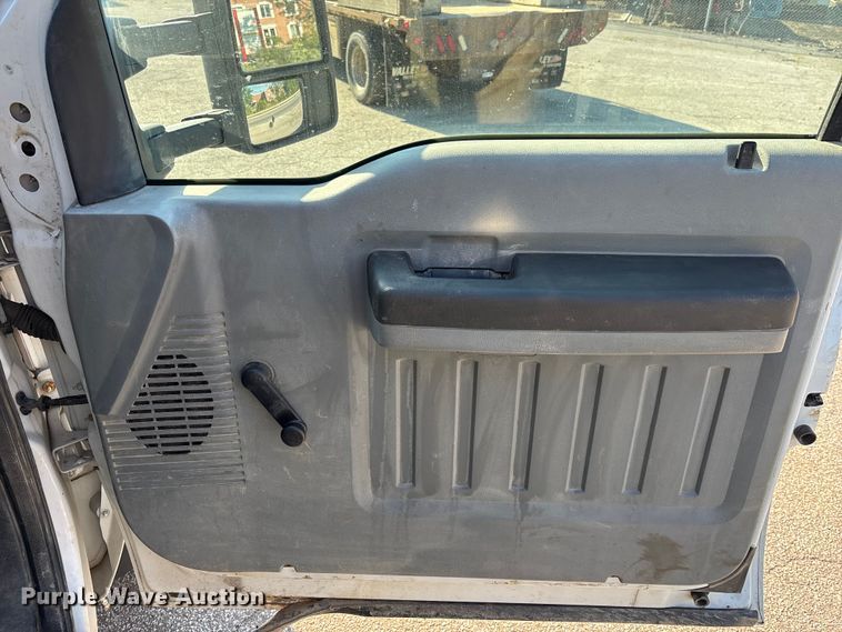 image for item EM5123 2011 Ford F550 Ext. Cab flatbed truck