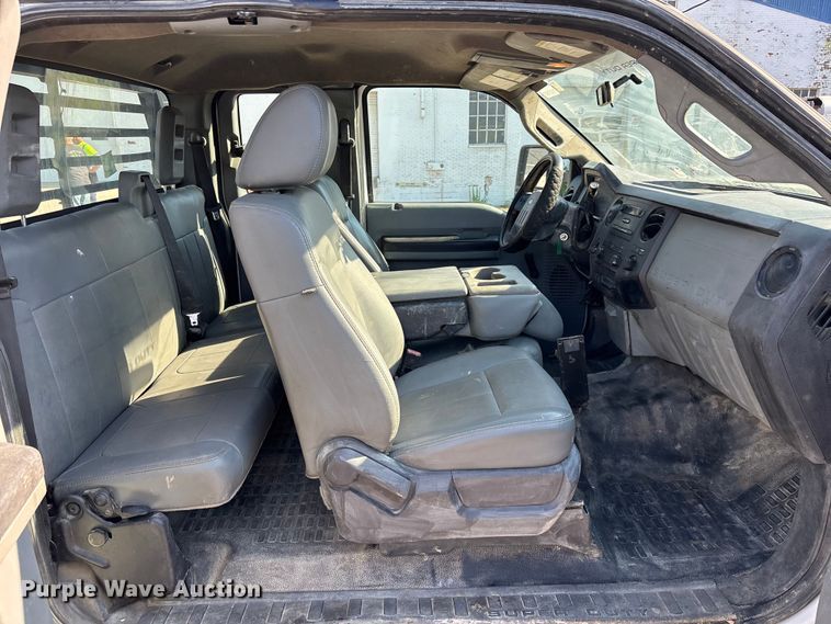 image for item EM5123 2011 Ford F550 Ext. Cab flatbed truck