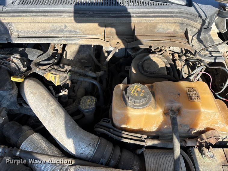 image for item EM5123 2011 Ford F550 Ext. Cab flatbed truck
