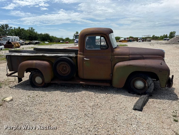 image for item EN0426 1950 International L110 pickup truck
