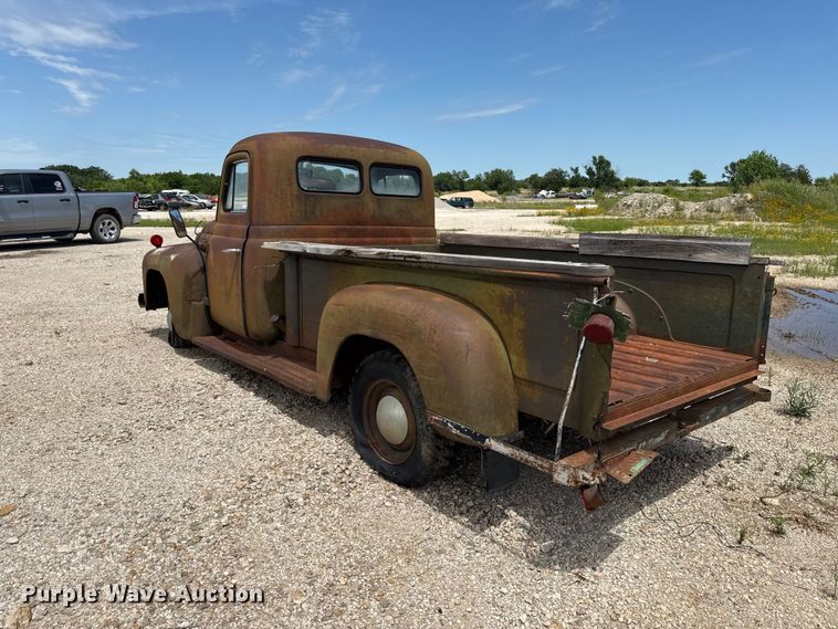 image for item EN0426 1950 International L110 pickup truck