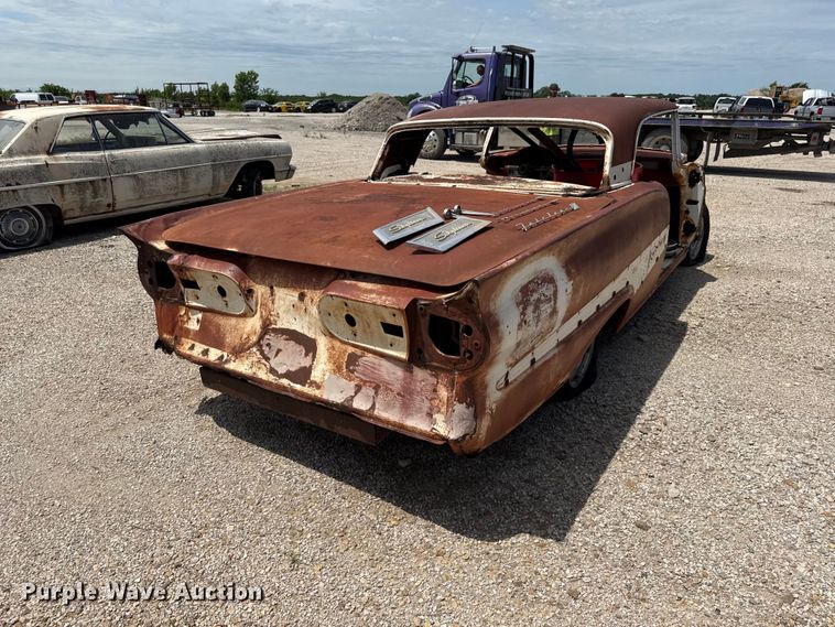 image for item EN0427 1958 Ford Fairlane 500 skyliner 