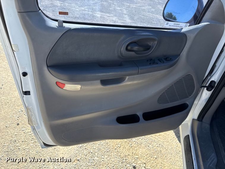 image for item EN0434 2001 Ford F150 Ext. Cab pickup truck