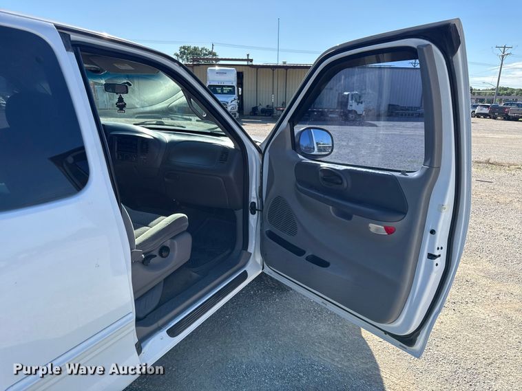 image for item EN0434 2001 Ford F150 Ext. Cab pickup truck