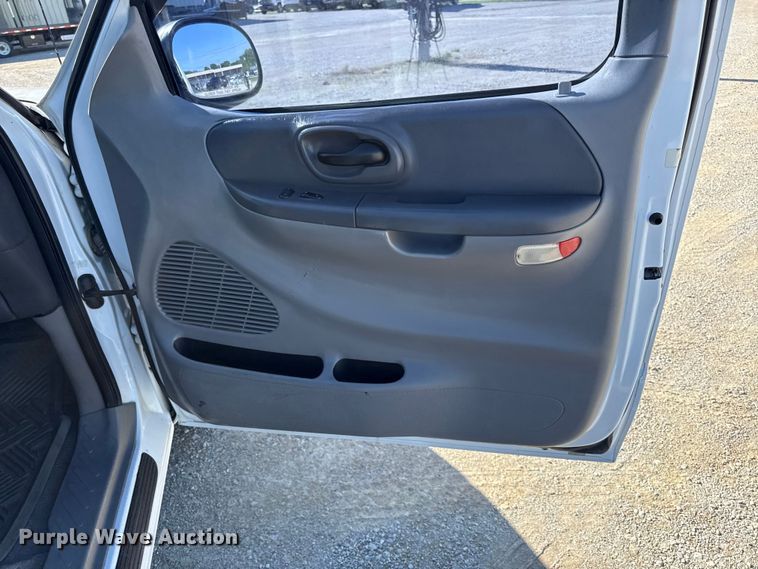 image for item EN0434 2001 Ford F150 Ext. Cab pickup truck