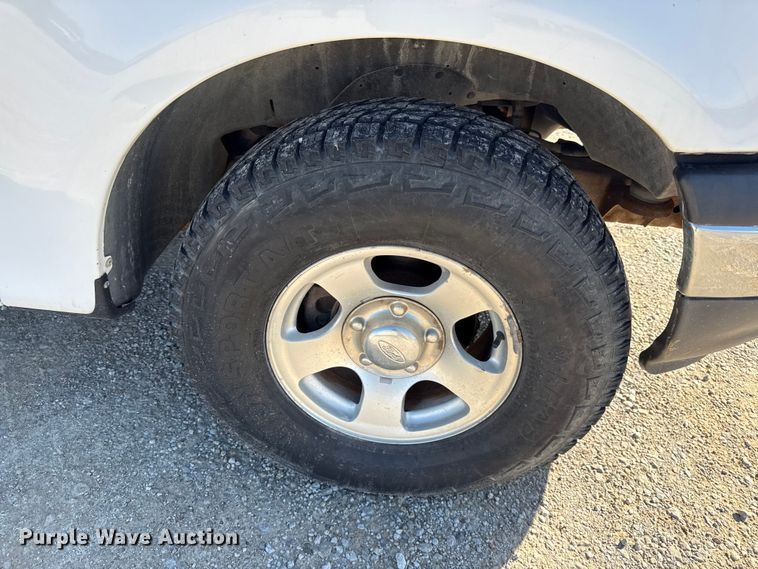 image for item EN0434 2001 Ford F150 Ext. Cab pickup truck