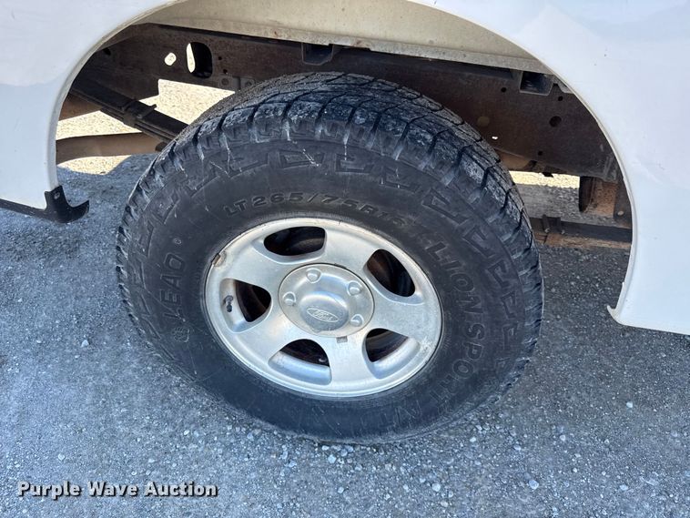 image for item EN0434 2001 Ford F150 Ext. Cab pickup truck