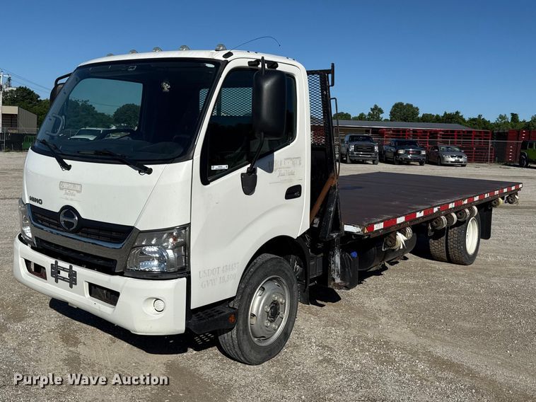 image for item EN0435 2017 Hino 195 dump flatbed truck