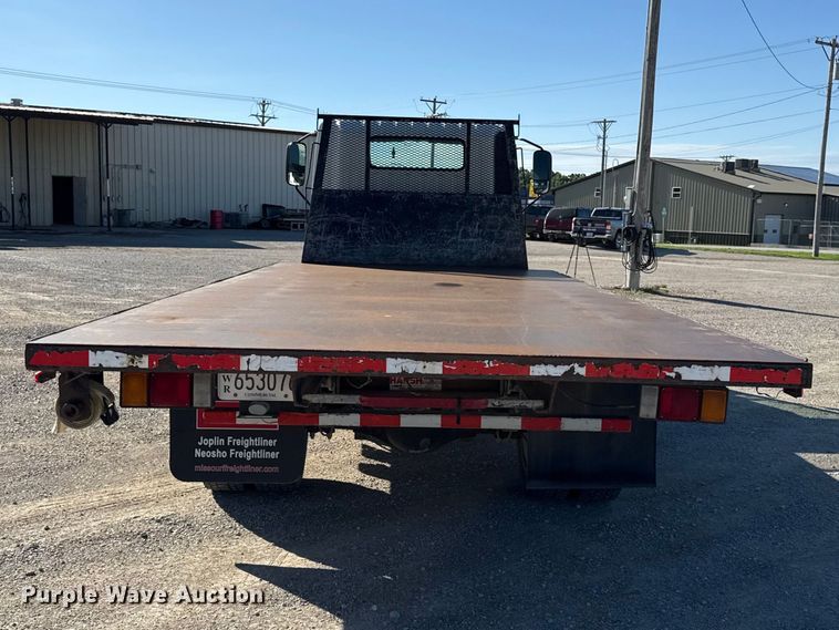 image for item EN0435 2017 Hino 195 dump flatbed truck