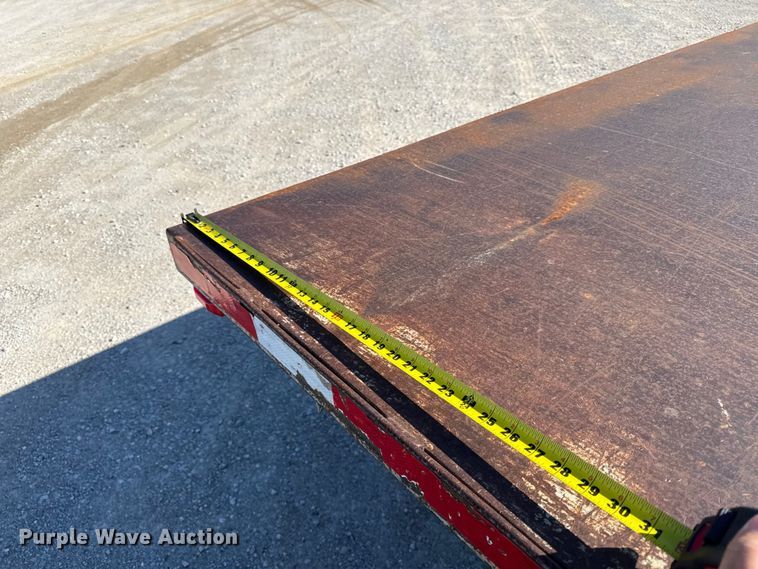 image for item EN0435 2017 Hino 195 dump flatbed truck