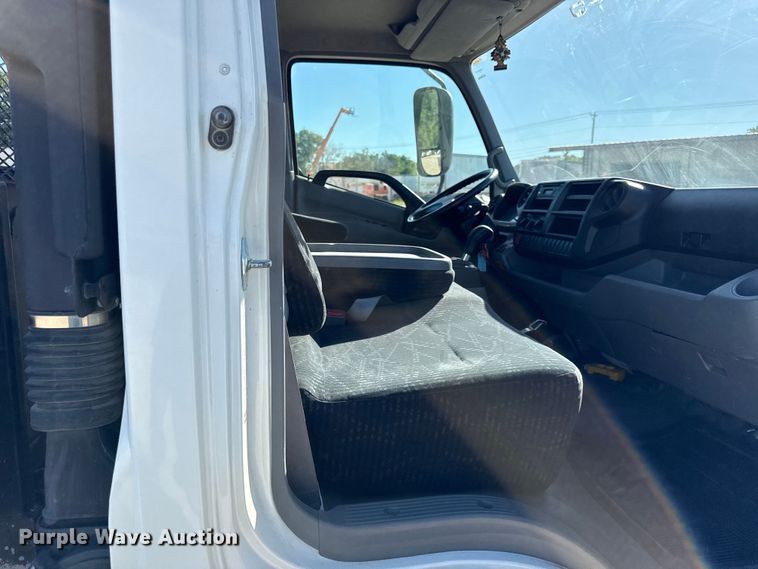 image for item EN0435 2017 Hino 195 dump flatbed truck