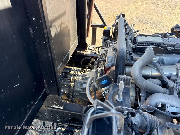 image for item EN0435 2017 Hino 195 dump flatbed truck
